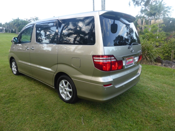 2008 Toyota Alphard with 2nd Row Turnout Seat