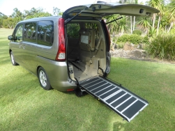2006 Nissan Serena with Rear Wheelchair Entry