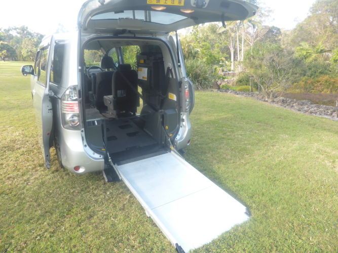 2008 Toyota Voxy Rear Wheelchair Entry