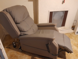 Configura Accara Electric Lift Recliner