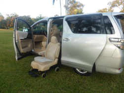 2008 Toyota Vellfire with Detach Elec Wheelchair