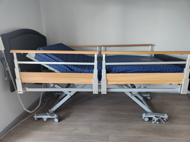 Adjustable Bed with Adjustable Side Rails