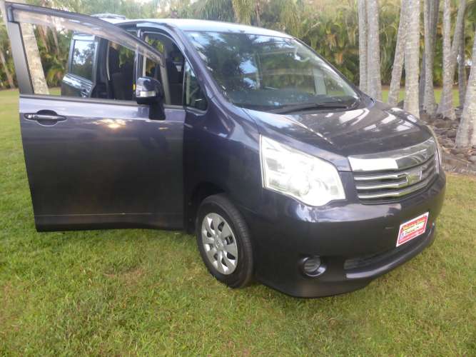 2013 Toyota Noah with Rear Wheelchair Entry