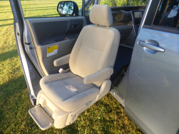 2007 Toyota Noah Front Turnout Seat Rear Entry