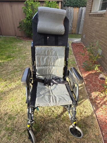 Karma Manual VIP (Km-1520. 3T) Wheelchair