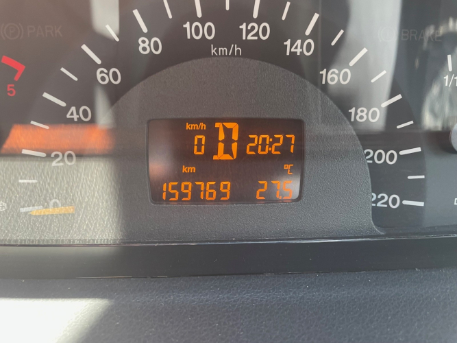 6164_merc_odometre_dash