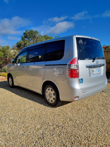 Toyota Noah Automatic