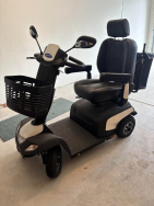 Invacare Metro Scooter ( near-new)