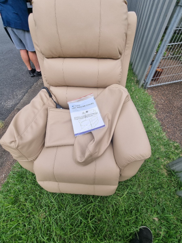 6250_aspire_chair_r244913417