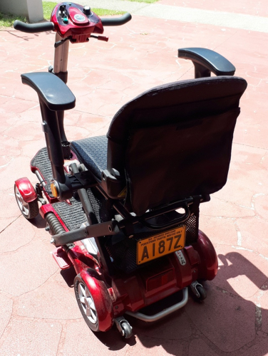 6252_chair_much_smaller