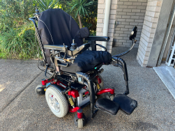 Quantum 6000z Electric Wheelchair