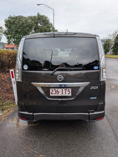 6462_rear-view_image_nissan_serena_hybrid