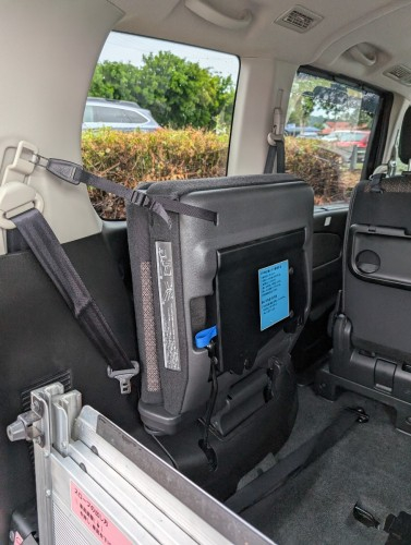 6462_rear_image_nissan_serena_hybrid