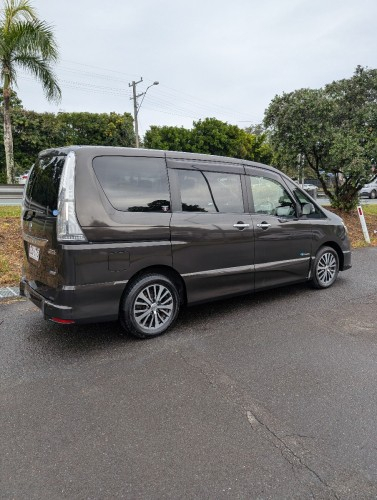 6462_side-view_image_nissan_serena_hybrid