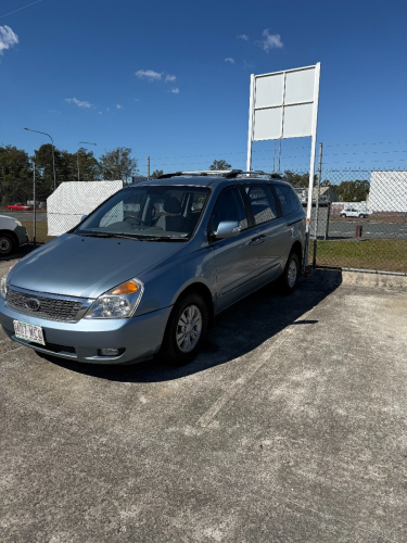 2011 Kia Grand Carnival