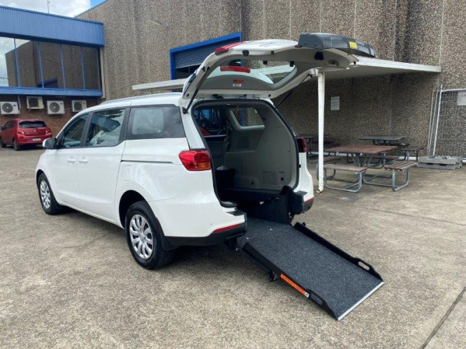 6826_2019_kia_carnival_yp_s_petrol_family_conversion_1