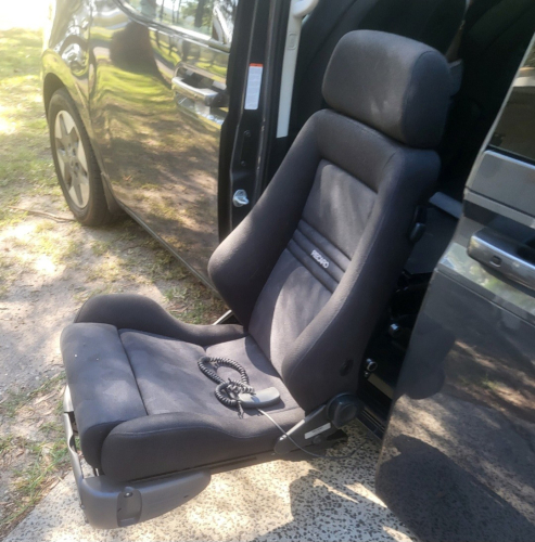 6903_staria_turny_seat