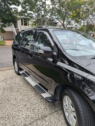 Kia Grand Carnival 2011 - 50,000 km Only