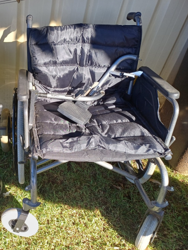 Manual Wheelchair (Large)