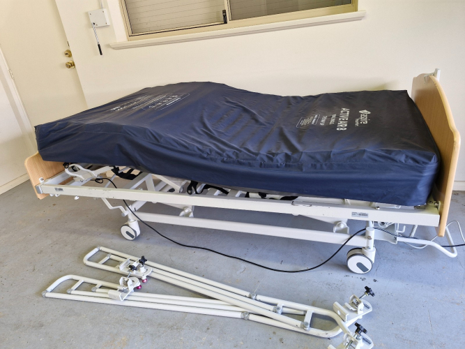 King Single Electric Bed & Pressure Care Mattress