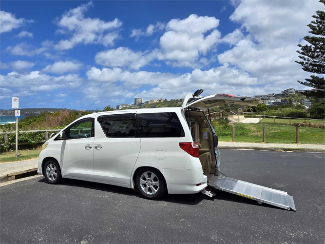 2012 Toyota Alphard Welcab