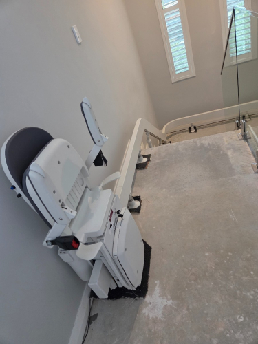 Acorn 180 Right-hand Side Curved Stairlift