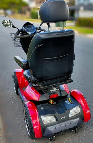 8471_scooterback5