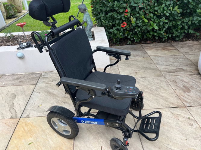 Electric Foldable Wheelchair