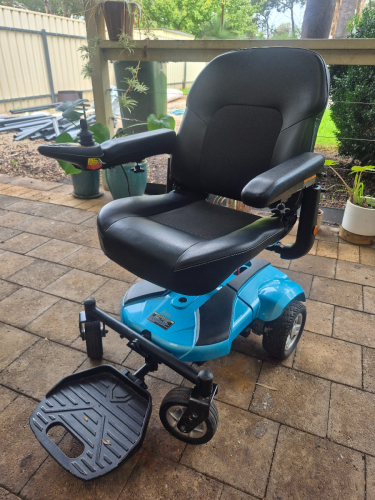 Merits Ezi-Go DLX Powerchair