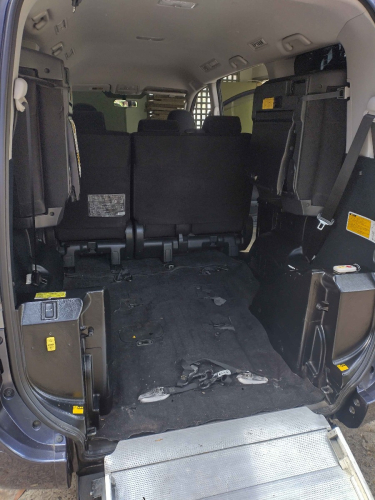8647_3rd_seats_and_wheelchair_mechanism