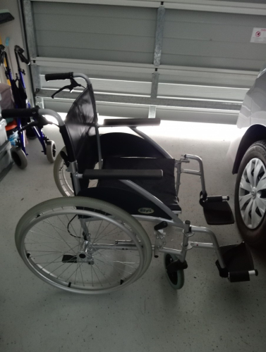 8769_folding_wheelchair