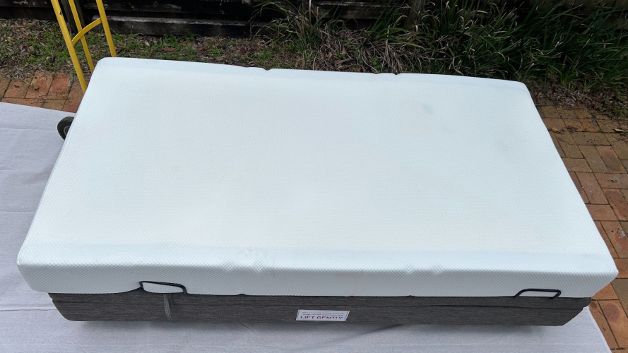 Aidacare Single Lift Bed & Icon Mattress