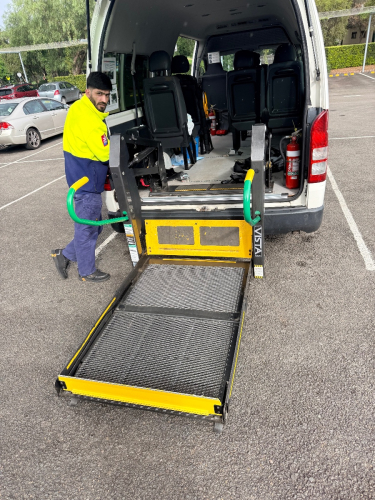 Vehicle Hydraulic Wheelchair Lift