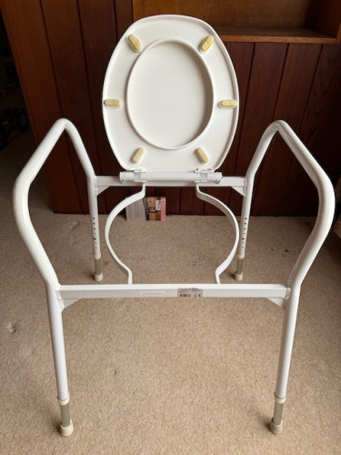 8965_over_toilet_seat_frame_1c