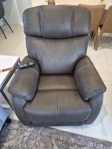 Theorem Winslow Electric Lift Recliner Chair