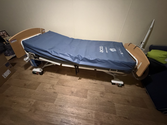 Arjo Alpha Active 4 Air Bed and Mattress