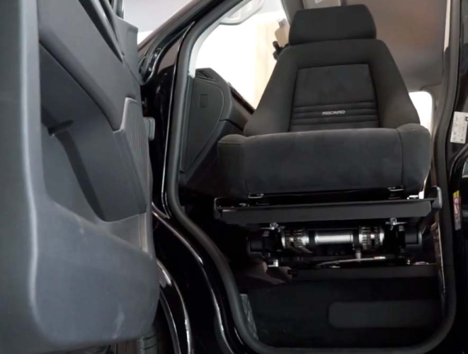 9341_black_vw_transporter_-_lowering_turning_swivel_seat_landscape_2
