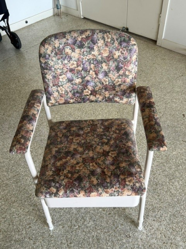 Commode Chair