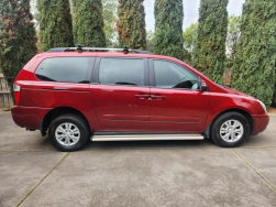 Kia Grand Carnival 2012