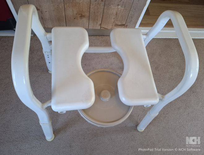 9502_commode_potty_out