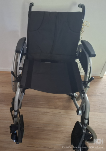 9525_wheel_chair_front