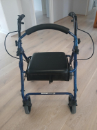 4‑Wheel Walker – Sturdy & Reliable