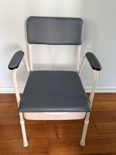 Bedside Commode – Excellent Condition