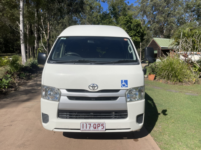 9633_van_front