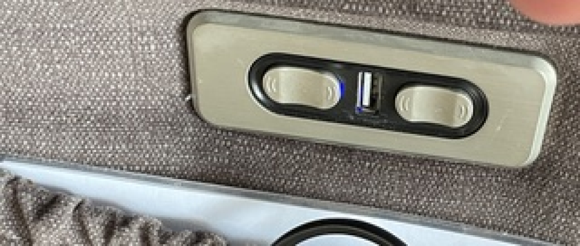 9842_headrest__lumber_adjustment__usb