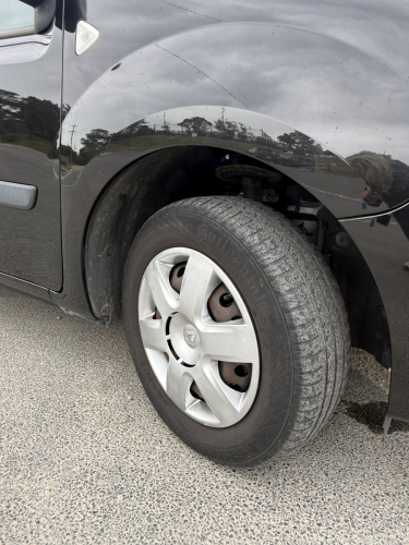 9897_close_up_image_of_the_wheel